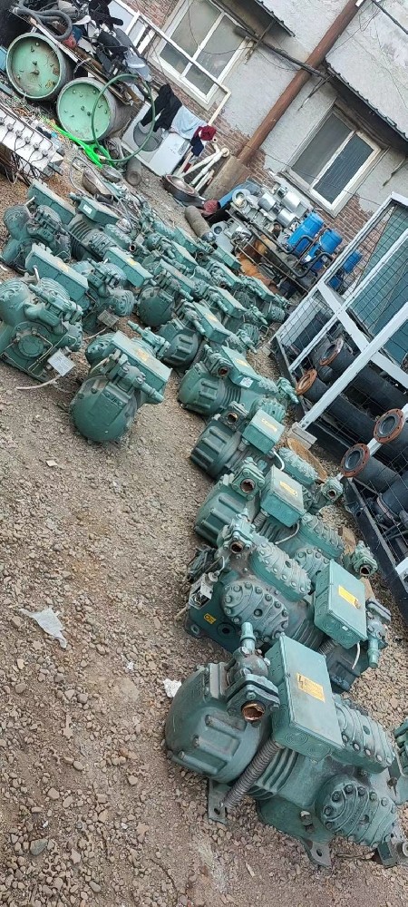 活塞機(jī).jpg
